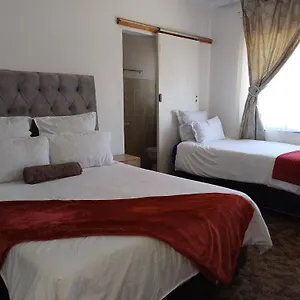 https://ojongs-guesthouse-kraaifontein-eikendel.hotels-capetown.com